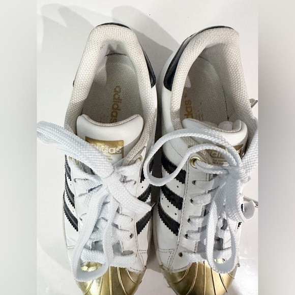 Adidas gold toe Superstar sneakers - Picture 3 of 16